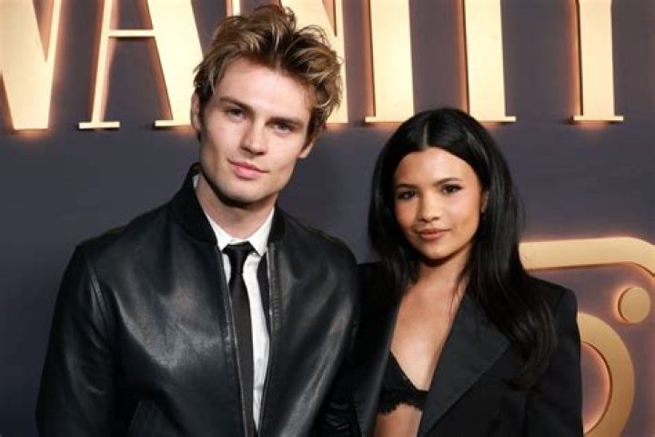 Are Noah And Nikki Really Dating In Real Life?
