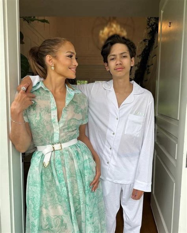 Does Jennifer Lopez Have Any Health Issues? A Look at Her Vibrant Lifestyle