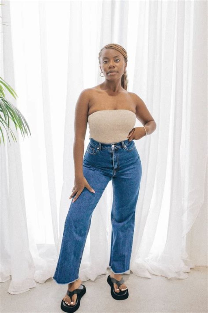 Embracing Curves: The Allure Of Big Butts In Daisy Dukes