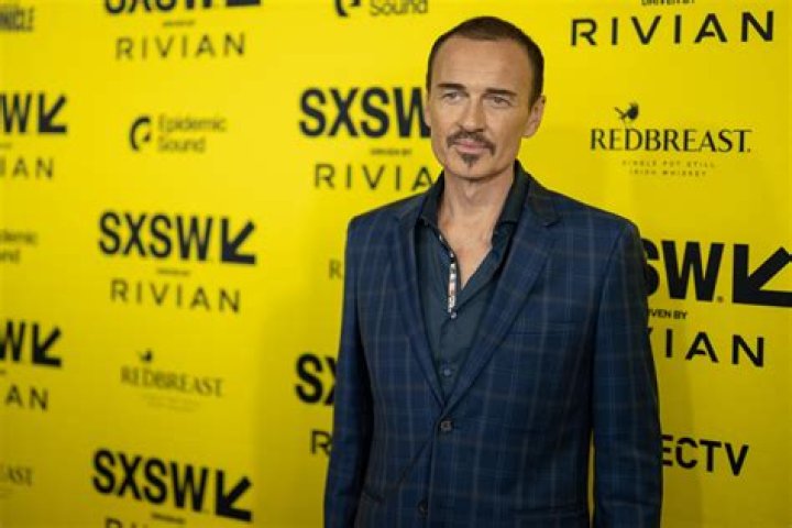 Exploring Julian McMahon's Health: Public Interest and Private Life