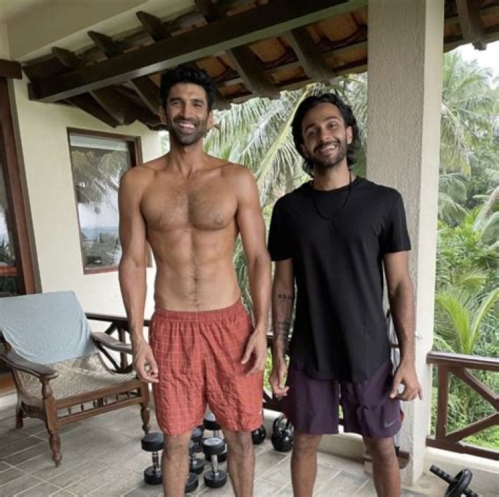 Exploring The Height Of Aditya Roy Kapoor In Feet