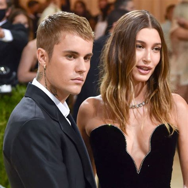 Hailey Bieber's Weight And Height Decoded