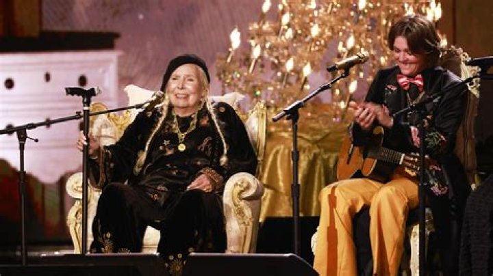 Joni Mitchell's Lovers And Their Impact On Her Music