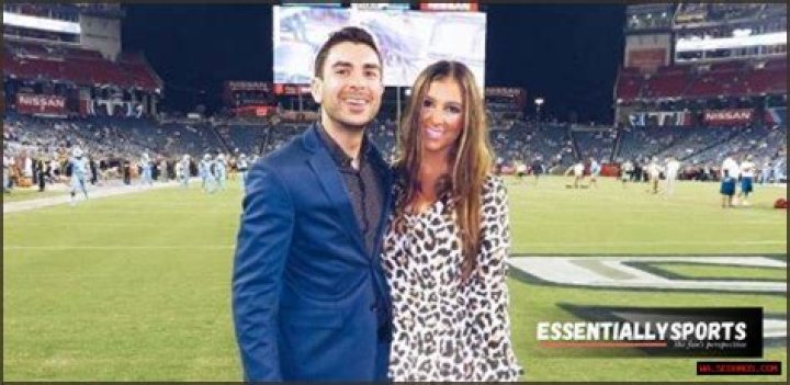 Meet His Sister Shanna Khan