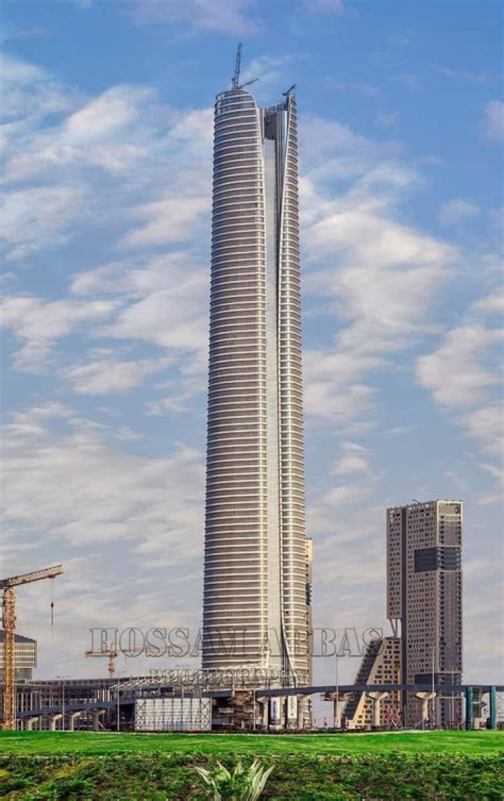 Michael Reeves' Towering Height Explored