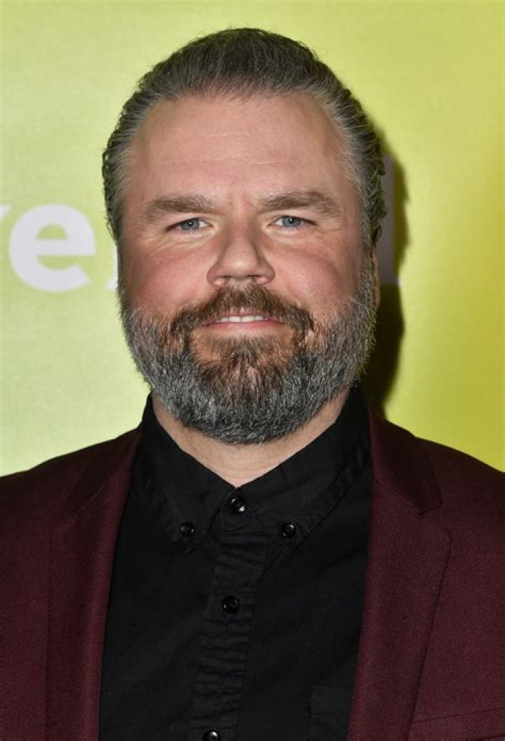 Penemuan Dan Wawasan Menarik Seputar "tyler Labine Bio Wiki Age"