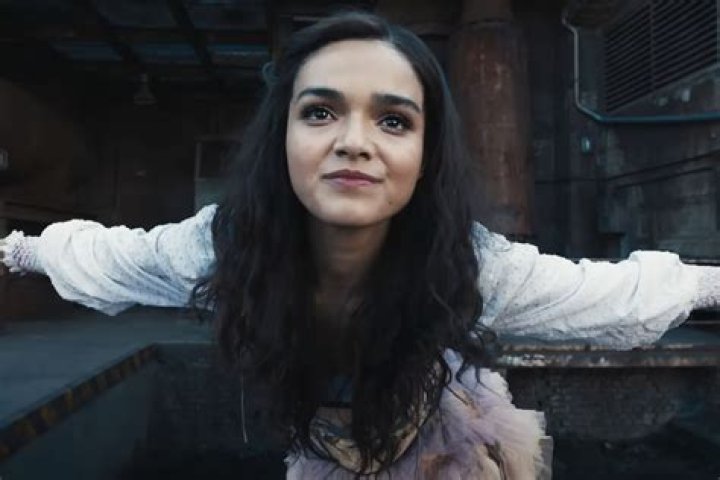 Penemuan Dan Wawasan Mencengangkan Tentang "Lucy Gray Baird Adalah Katniss"