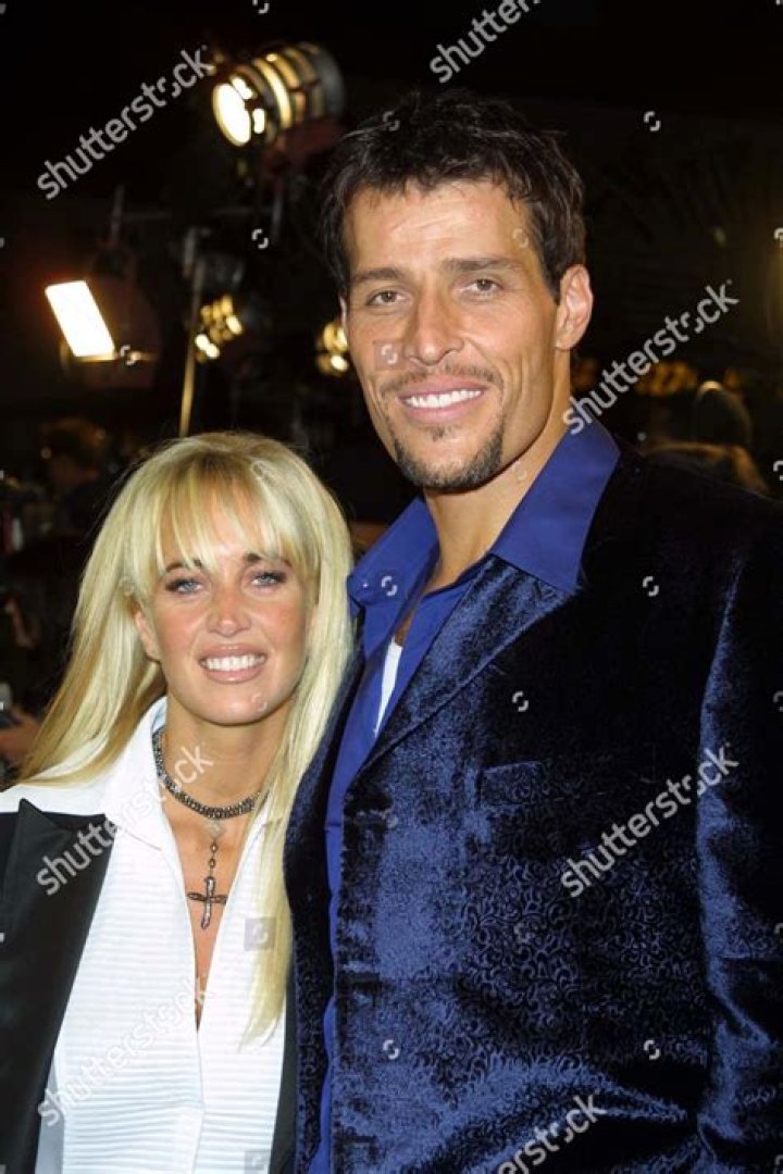 Sage Robbins Age: Exploring the Life of a Public Figure