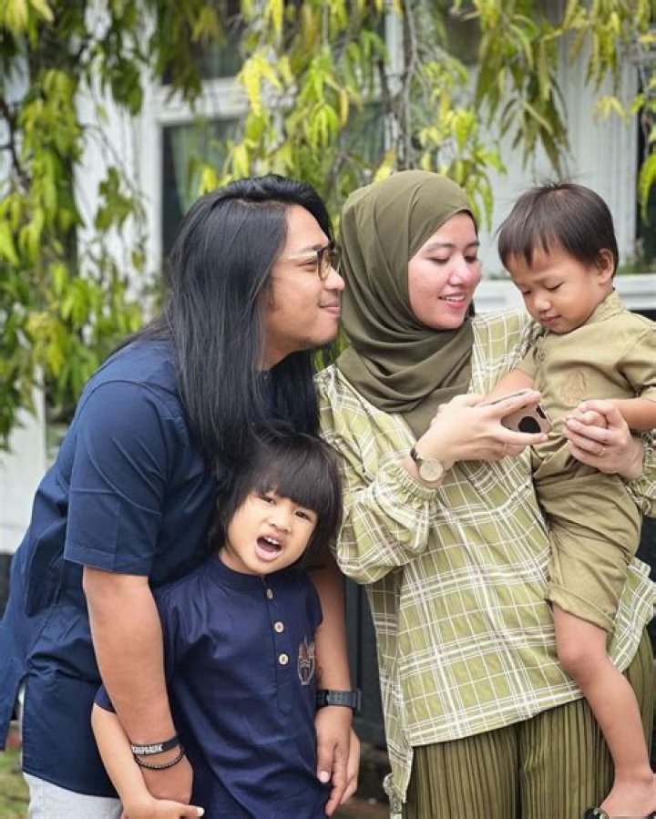Siapa Istrinya Dan Perannya Yang Luar Biasa