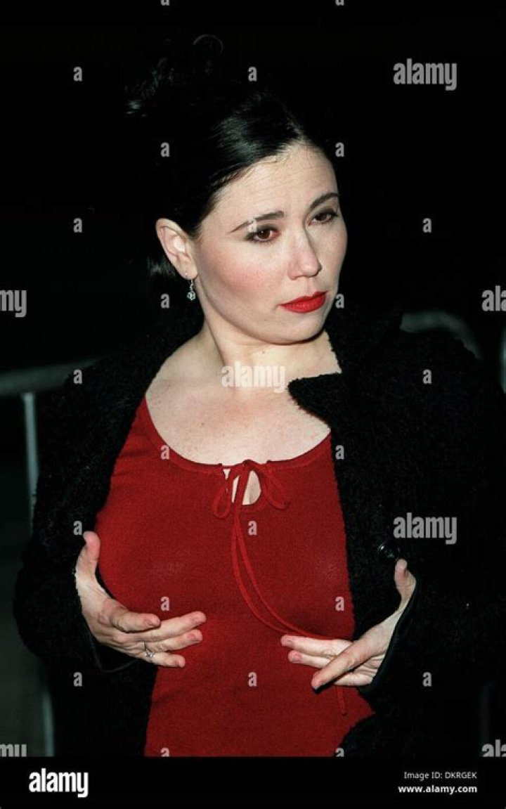 The Early Years Of Alex Borstein: A Talented Young Actress