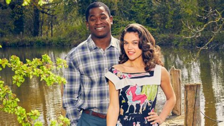The Larkins: Sabrina Bartlett's Tok Dilemma