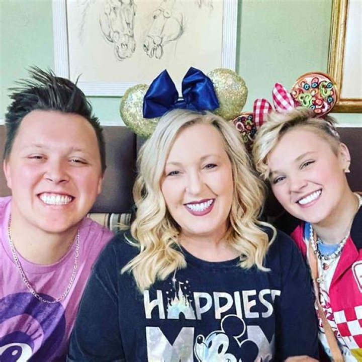 The Power Of JoJo Siwa's Parents