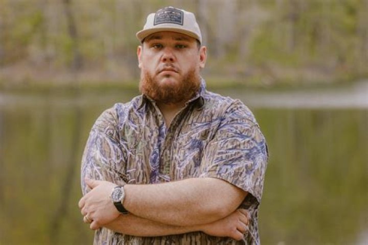 Uncover The Truth: Luke Combs' Sibling Revelations
