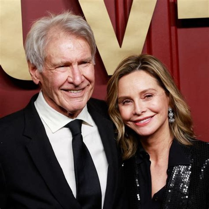 Ungkap Rahasia Kekayaan, Usia, Dan Berat Calista Flockhart