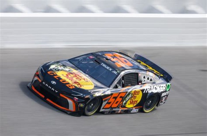 Ungkap Rahasia Penghasilan Pembalap NASCAR Martin Truex
