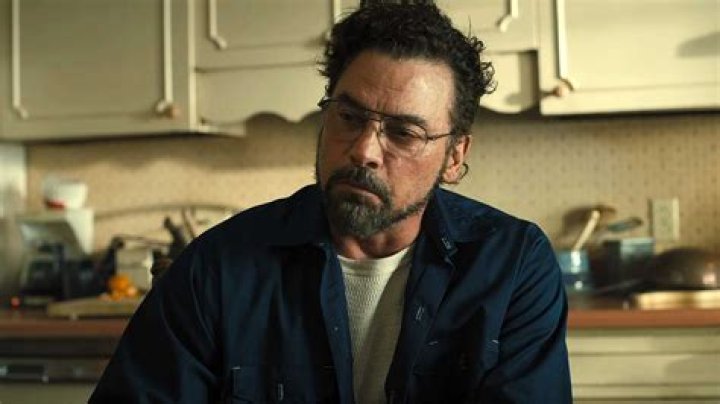 Unlock The Secrets Of Skeet Ulrich's Commanding Height: Uncover Insights And Discoveries