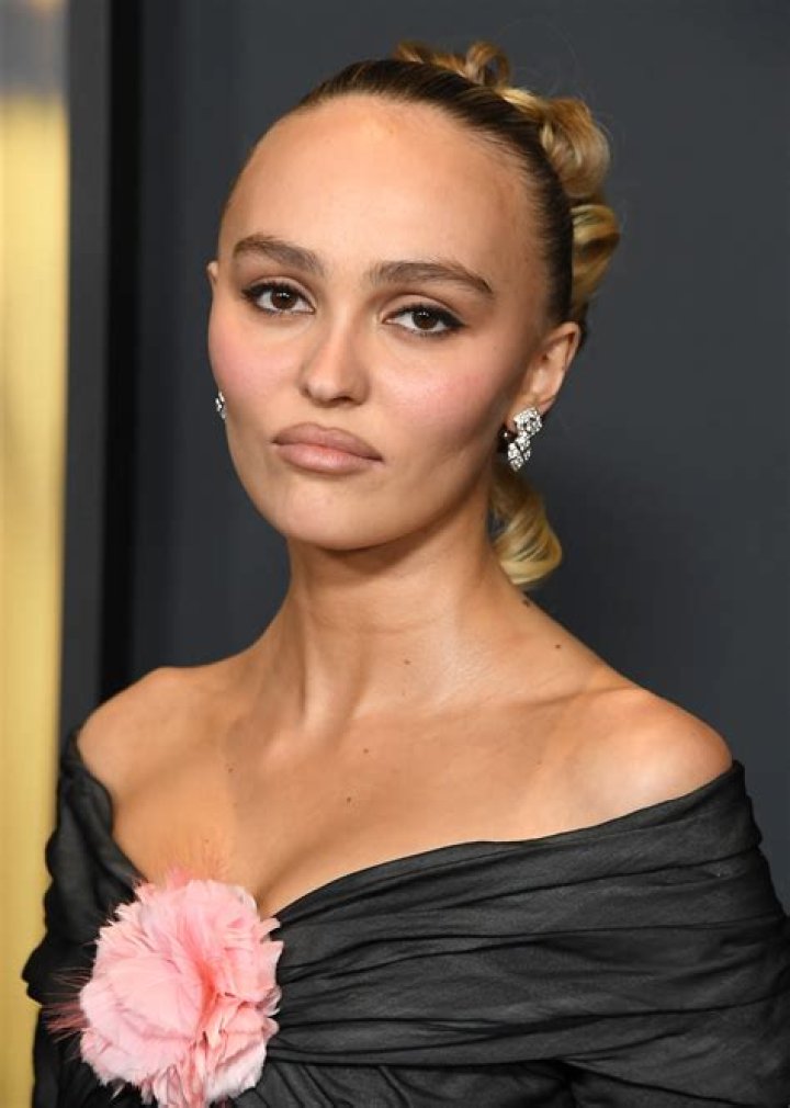 Unveiling Lily-Rose Depp's Height: Insights And Discoveries