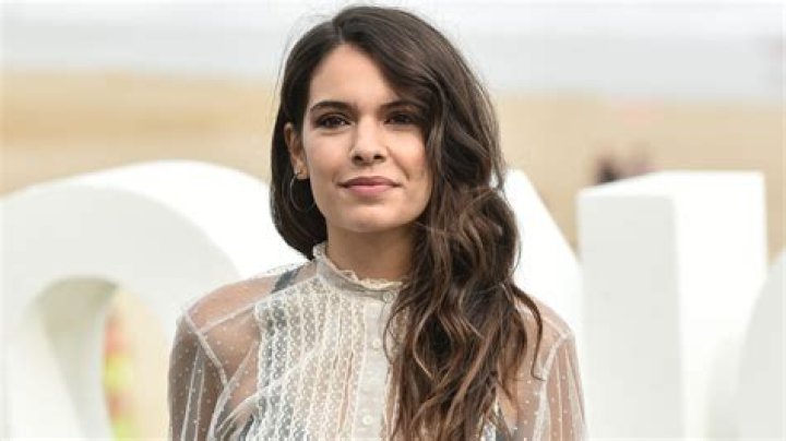 Unveiling The Enigma: Claudia Traisac's Height Explored