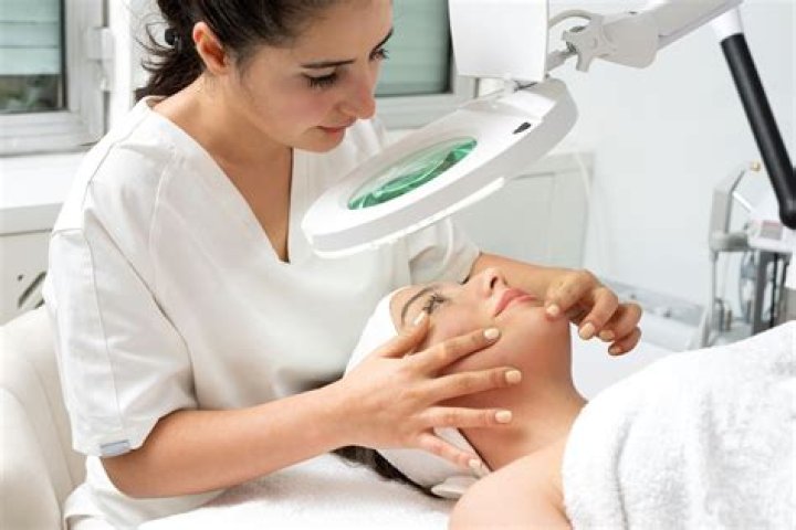 Unveiling The Expertise Of Dermatologist Roma Abdesselam