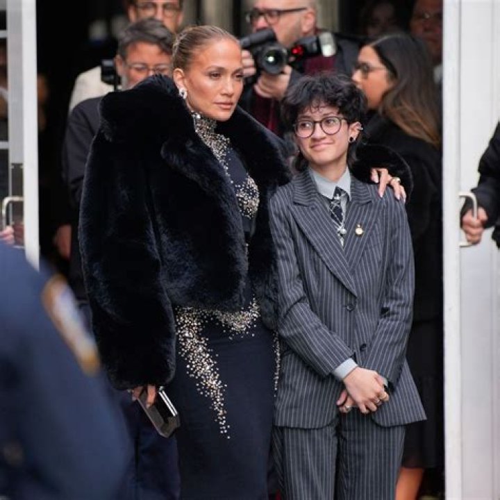 Unveiling The Extraordinary Journey: Jennifer Lopez's Twin Pregnancy