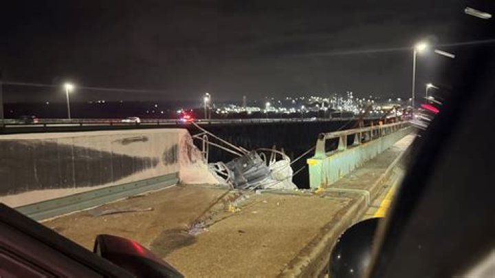 Unveiling The Hidden Truths Behind Truck Driver Drives Off Bridge Incidents