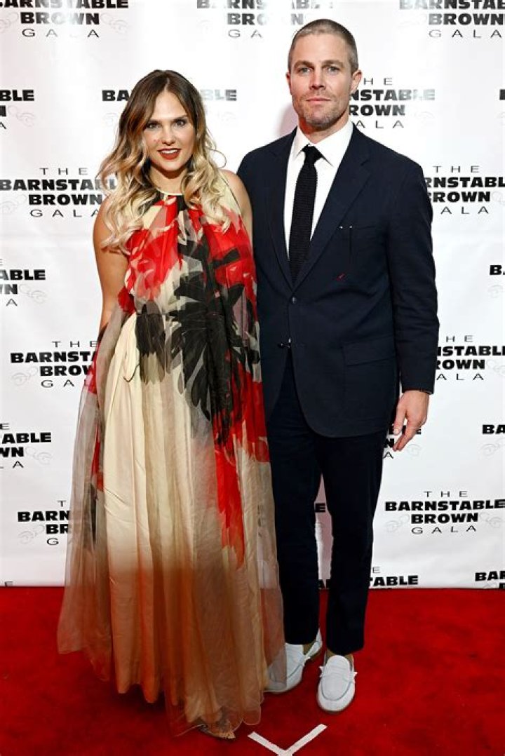 Unveiling The Mystery: Does Stephen Amell Have A Wife?