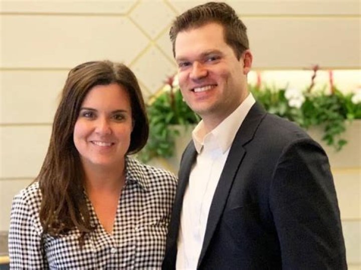 Unveiling The Personal Life Of Amy Freeze: Marital Status Explored