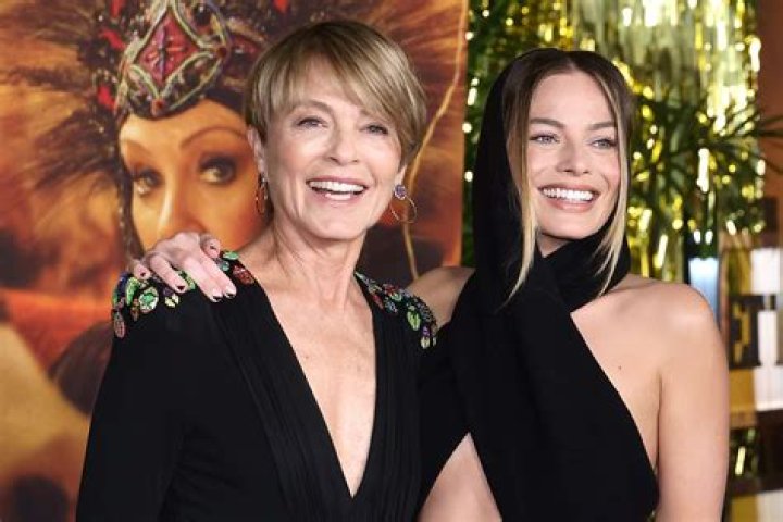 Unveiling The Remarkable Story Behind "Margot Robbie's Mom"