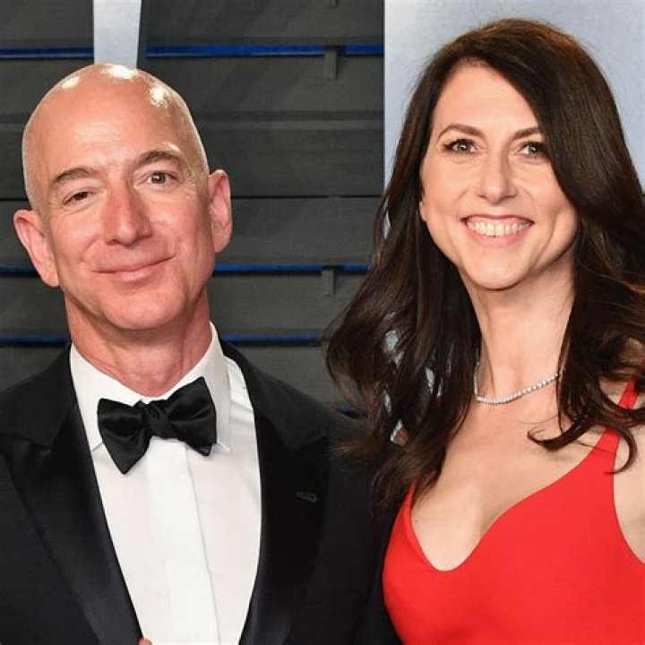 Unveiling The Surprising Truths Behind Mackenzie Scott's Height