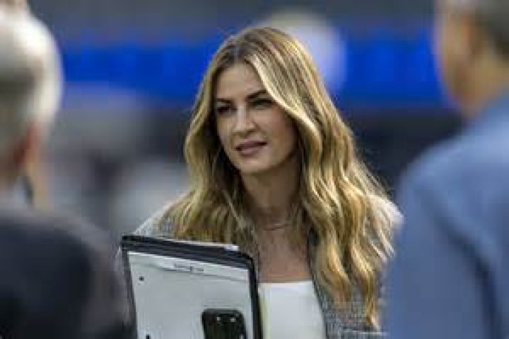 What is Erin Andrews' Salary on Fox? Unpacking the Paycheck of a Sports Broadcasting Star