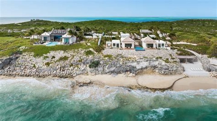 Where Do Celebrities Stay When They Go To Cabo? Unveiling the Luxe Hideaways