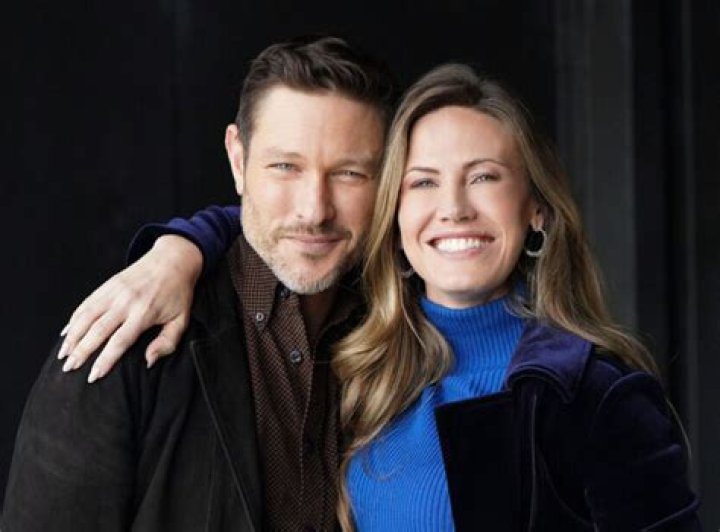 Who Captured Vail Bloom's Heart?