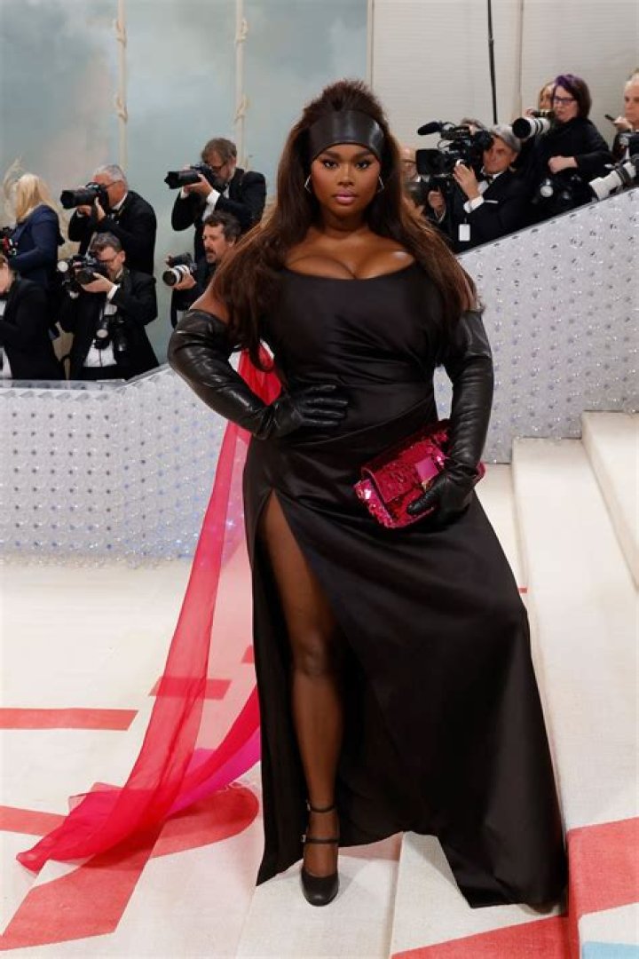 Who is the Plus Size Model Named Ashley? Celebrating a Trailblazer