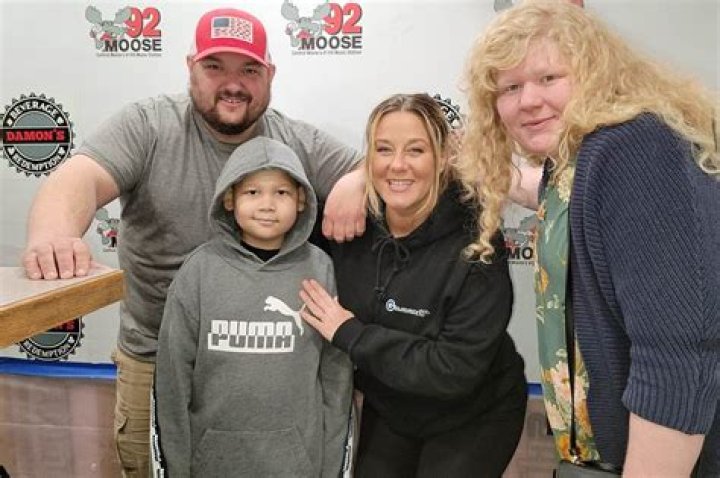 Who is the Singer Battling Leukemia? Uncovering a Resilient Voice